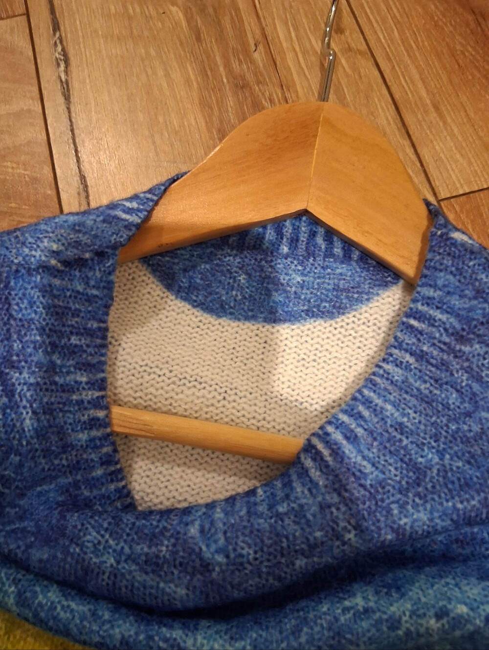 Gorgeous Winter Sweater - Picture 8 of 10